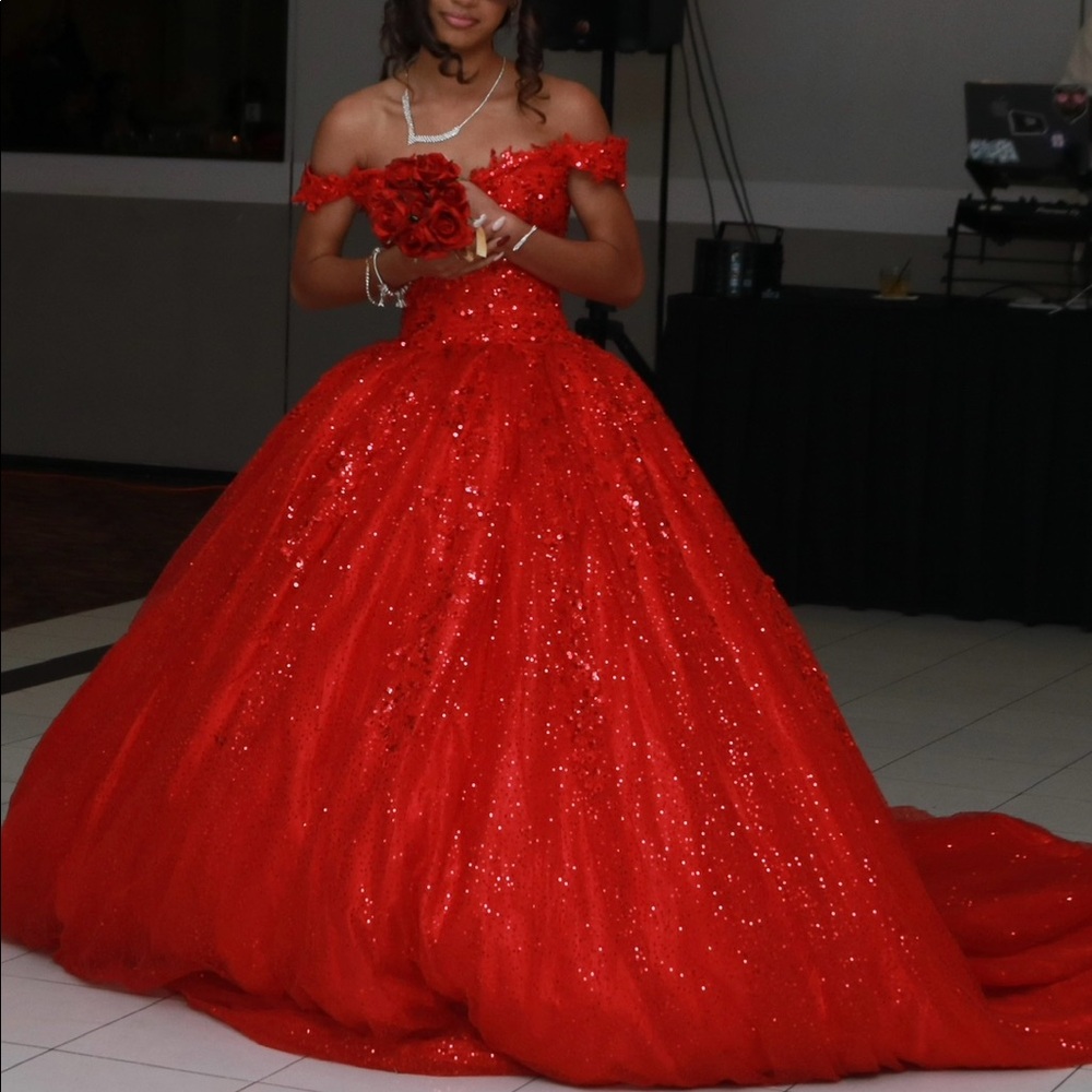 Quinceañera dress with petty coat xs